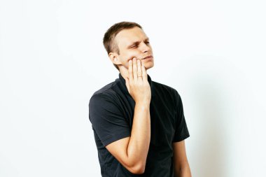 Erkek Diş Ağrısı Fotoğraf stüdyosunda