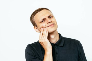 Erkek Diş Ağrısı Fotoğraf stüdyosunda