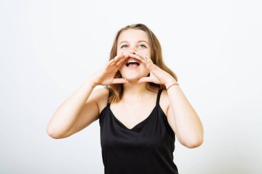 Birilerini ara. Fotoğraf stüdyosundaki kadın.