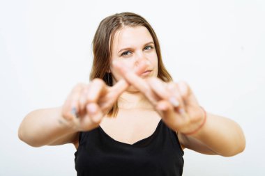 Kadınların öfkesiyle hareket etmeyi bırak.