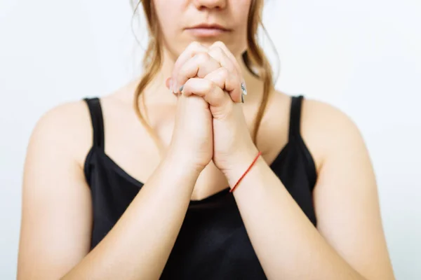 Dua Bir Kadın Fotoğraf Stüdyosunda — Stok fotoğraf
