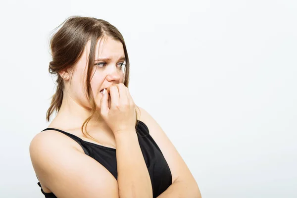 Mujer Muerde Sus Uñas — Foto de Stock