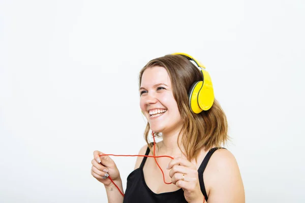 Mujer Con Auriculares Estudio Fotográfico —  Fotos de Stock