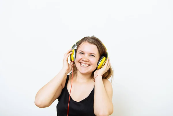 Mujer Con Auriculares Estudio Fotográfico —  Fotos de Stock