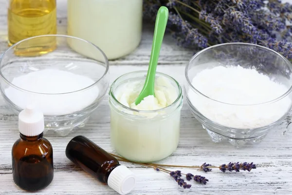 Antibacteriële en natuurlijke zelfgemaakte deodorant — Stockfoto