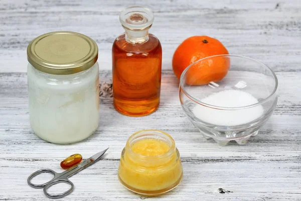 Exfoliante natural de azúcar naranja bueno para una piel perfecta —  Fotos de Stock