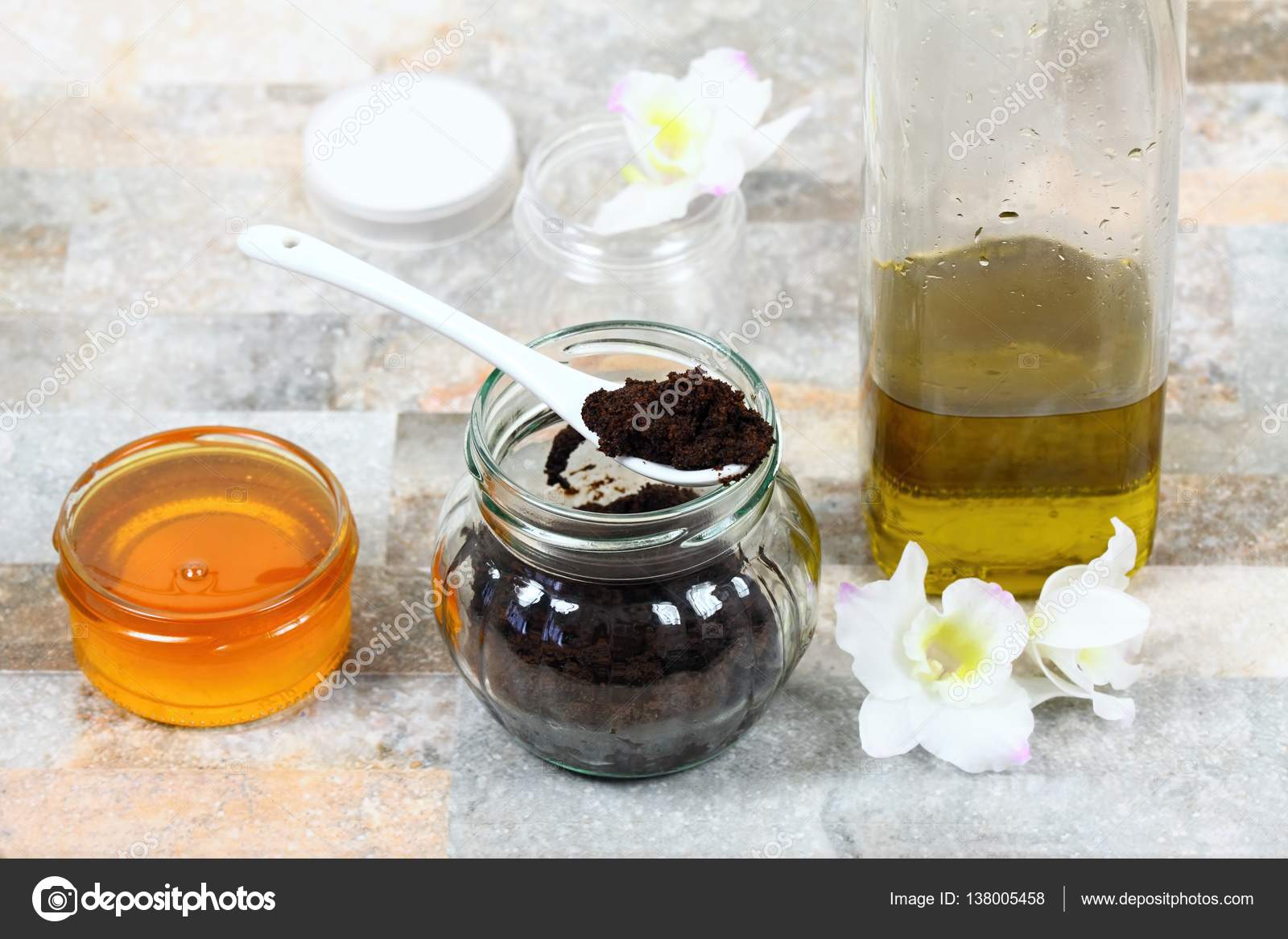 Coffee and honey scrub for acne