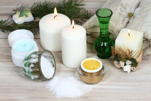 Aromatherapy spa concept with candles — Stock Photo, Image