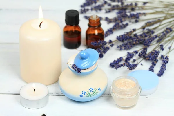 Composizione spa alla lavanda in blu — Foto Stock