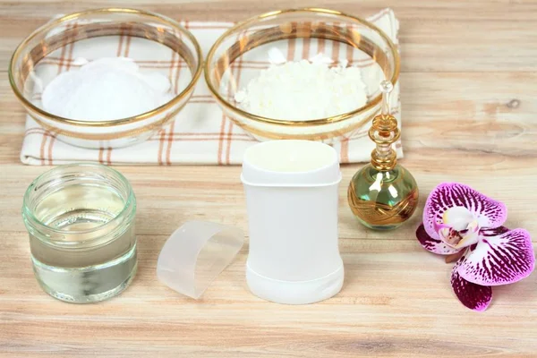 Антибактериальный и натуральный самодельный дезодорант — стоковое фото
