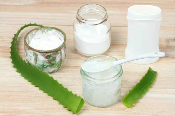 Antibacterial  and natural homemade deodorant with aloe vera — Stock Photo, Image