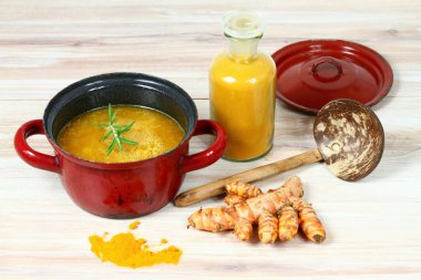 Sağlıklı curcuma çorbası