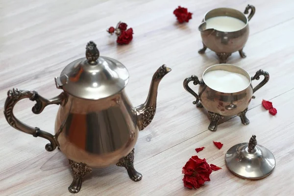 Antique Silver Teapot Set Beautiful Luxury Silver Kettle Bowls Sugar — 图库照片