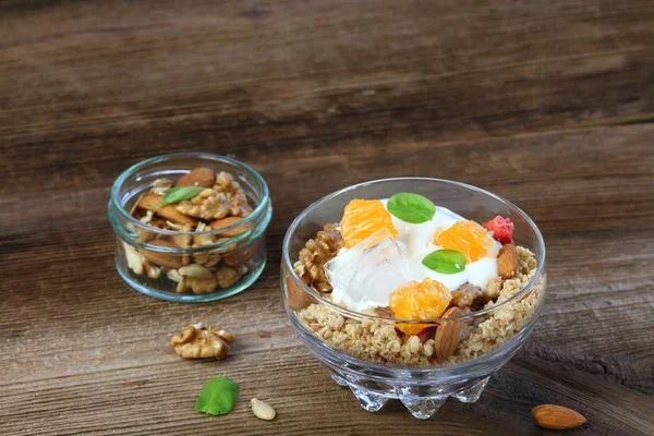 Cereales Para Desayuno Bol Granola Fresca Muesli Con Yogur Mandarina — Foto de Stock