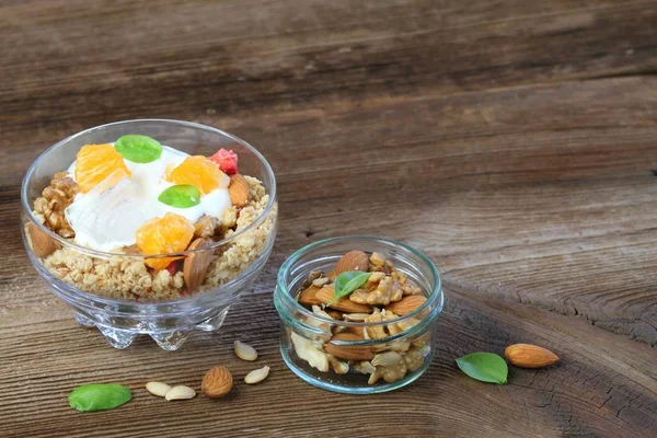 Cereales Para Desayuno Bol Granola Fresca Muesli Con Yogur Mandarina — Foto de Stock