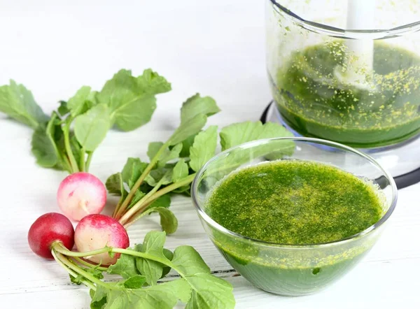 Mixed Organic Radish Leaves Sunflower Seeds Healthy Cheap Smoothie Bowl — Stock Photo, Image