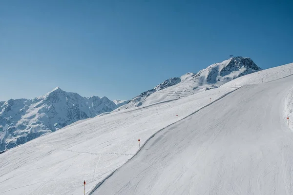 Pics Montagne Hiver Avec Neige Ciel Dégagé — Photo