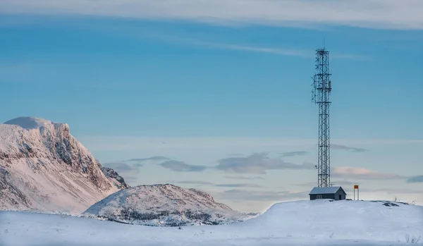 Mástil Comunicación Las Montañas Invierno — Foto de Stock