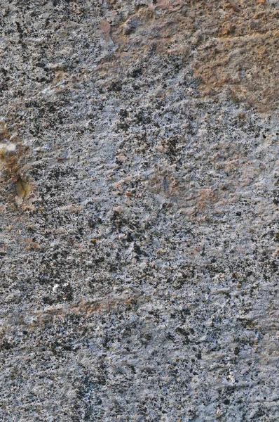 Textura de pared de piedra de hormigón grueso gris, Macro vertical Primer plano envejecido envejecido envejecido Detallado Natural ay rústico texturizado Grungy Stonewall fondo detalle, espacio vacío vacío Copia Vintage, Rojo, Beige, Amarillo, Reddish Grunge caliza Dolomita — Foto de Stock