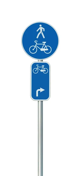 Bisiklet rota numarası, Bisiklet ve yaya şeritli yol işaret, büyük detaylı izole dikey closeup, Avrupa Eurovelo döngüsü Bisiklet ağ kavramı, beyaz doğru yön oku, mavi boyalı metal marker, metalik tabelasını direk mesaj — Stok fotoğraf