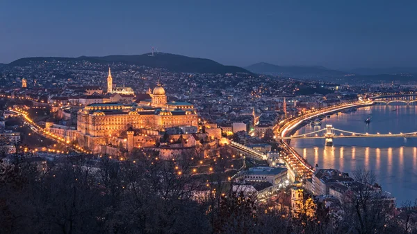 Pohled Budapešť Královským Palácem Řetězový Most Noci — Stock fotografie