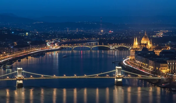 Pohled Budapešť Královským Palácem Řetězový Most Noci — Stock fotografie