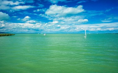 Yazın Balaton Gölü manzarası