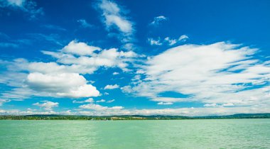 Yazın Balaton Gölü manzarası