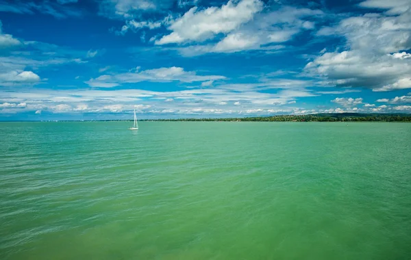 Kilátás Balatonra Nyáron — Stock Fotó