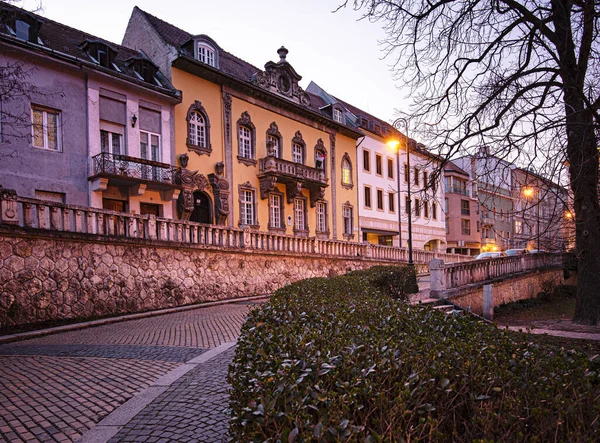 Bonitas Casas Antiguas Corvin Plaza Corvin Budapest Atardecer — Foto de Stock