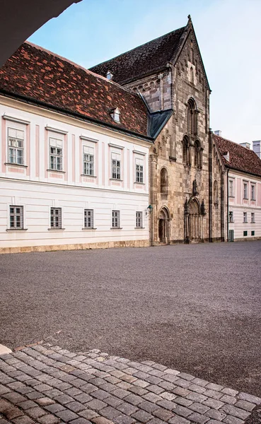 Heiligenkreuz Oostenrijk Februari 2020 Binnenplaats Uitzicht Cisterciënzerabdij Heiligenkreuz Heiligenkreuz Oostenrijk — Stockfoto