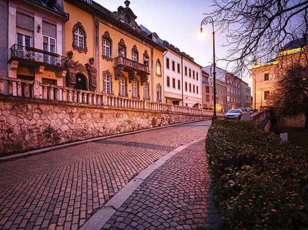 Bonitas Casas Antiguas Corvin Plaza Corvin Budapest Atardecer — Foto de Stock