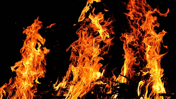 Siyah Arkaplanda Yangın — Stok fotoğraf