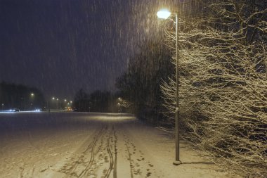 Sokak hafif kar yağışı