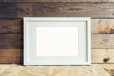 Beyaz bir çerçeve mockup sahne