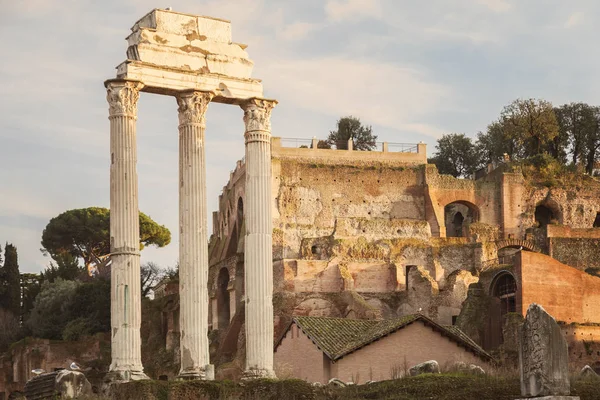 Будівництво руїни в Римі — стокове фото