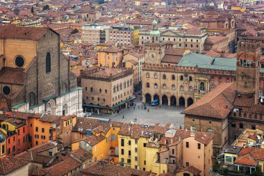 Piazza Maggiore havadan görünümü