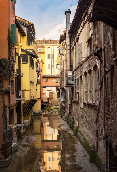 Bologna hidden canal — Stock Photo, Image