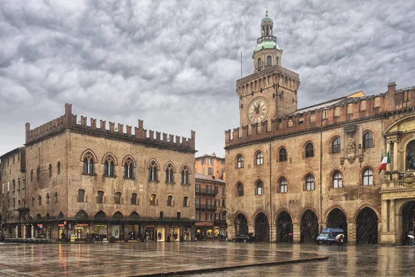 Βροχερή μέρα στην Piazza Maggiore Bolgna — Φωτογραφία Αρχείου