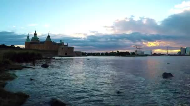 Castillo medieval de Kalmar al amanecer lapso de tiempo — Vídeos de Stock