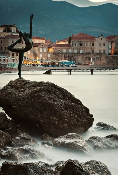 Budva Karadağ'ın heykeli — Stok fotoğraf