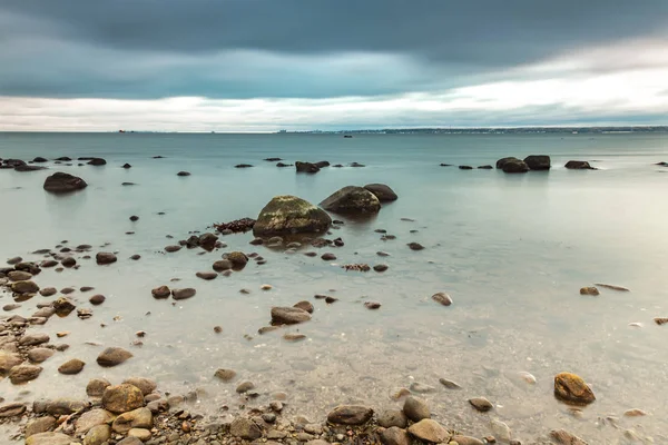 Playa tormentosa Suecia — Foto de Stock