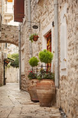 Budva'nın eski sokak