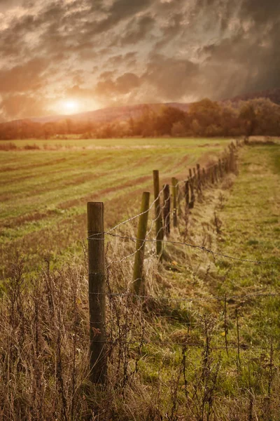 Kırsal tarım arazileri çit