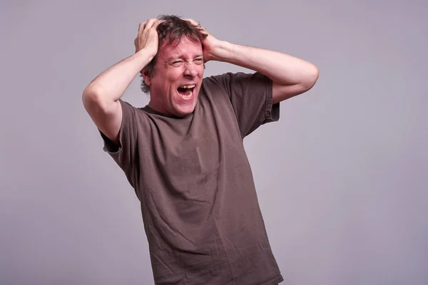Um homem gritando — Fotografia de Stock