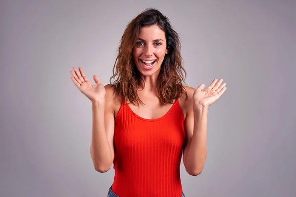 Surprised young woman — Stock Photo, Image