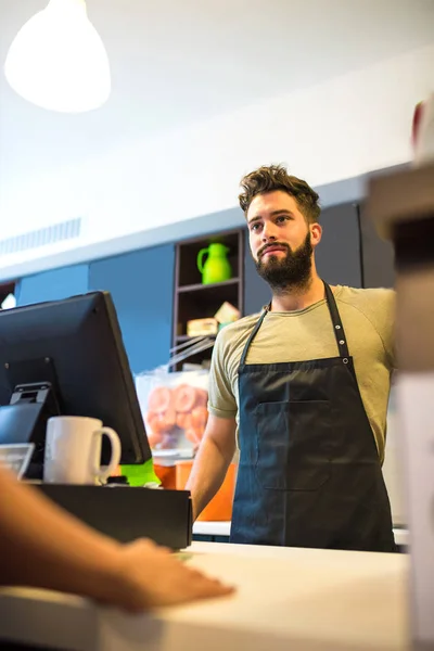 Costumers en una cafetería —  Fotos de Stock