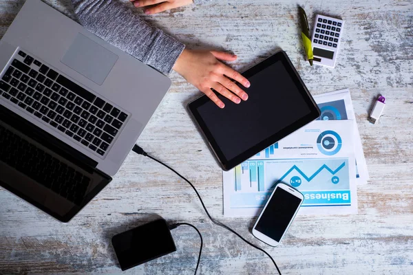 A working womans hand at night — Stock Photo, Image