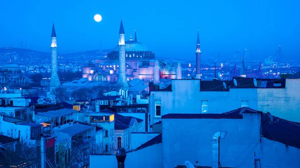 Vista de Estambul por la noche — Foto de Stock
