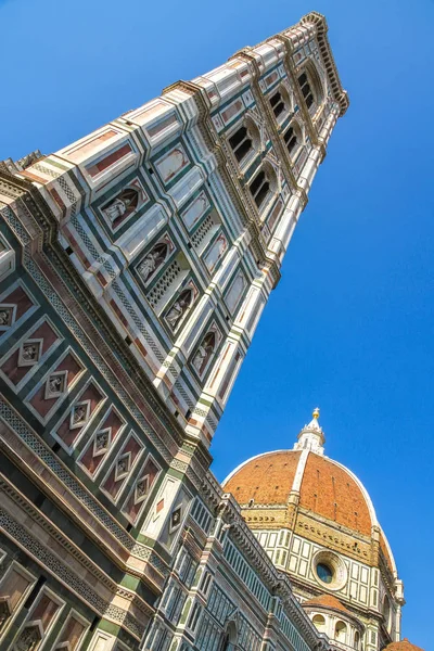 Torre de sino da Catedral de Santa Maria em Florença — Fotografia de Stock